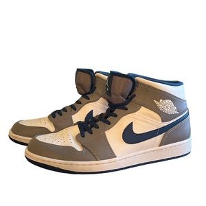 Men’s Air Jordan 1 MID Size 11